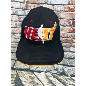 Miami Heat NBA Adidas Draft Cap Flexfit L/XL Black Red Basketball Hat‎